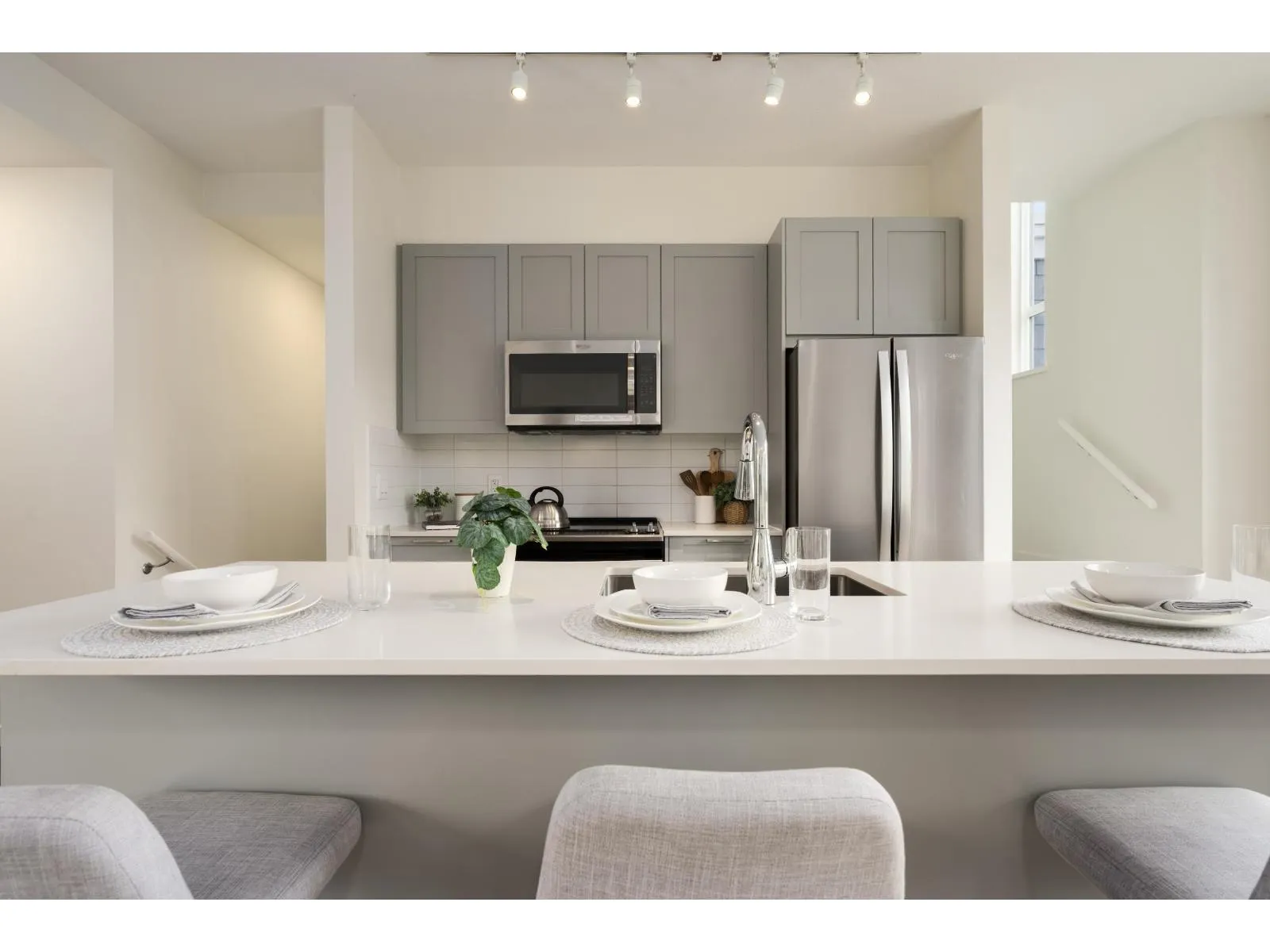 1305 16433 WATSON DRIVE