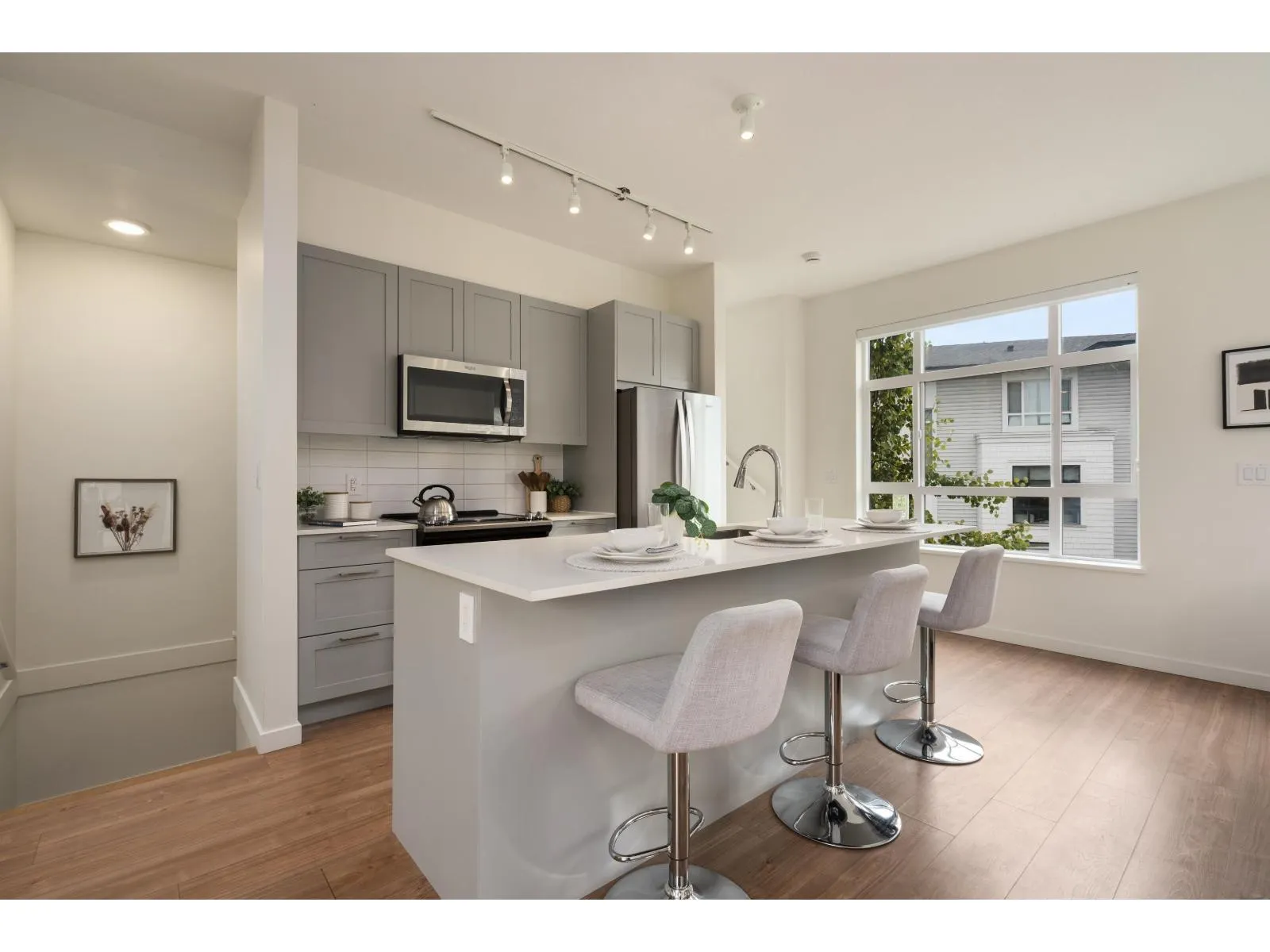 1305 16433 WATSON DRIVE
