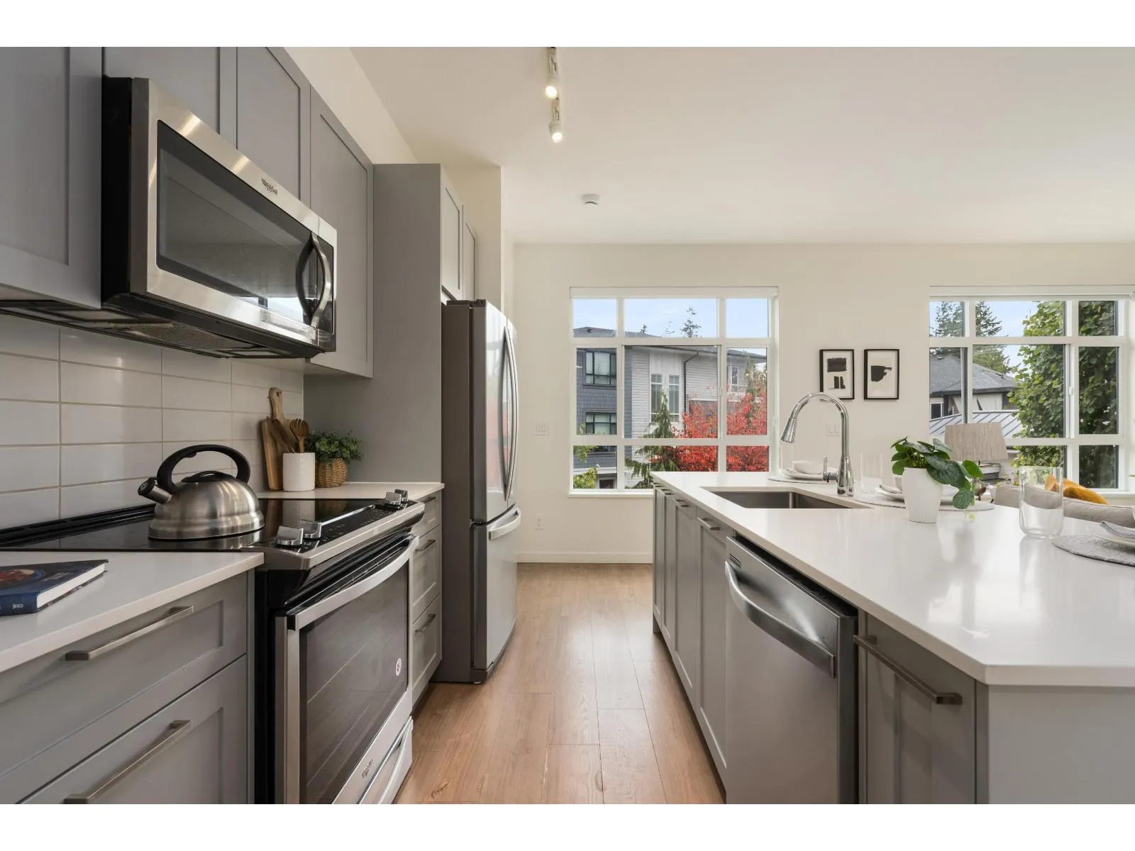 1305 16433 WATSON DRIVE