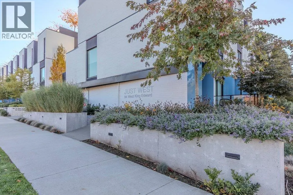 24 94 W KING EDWARD AVENUE