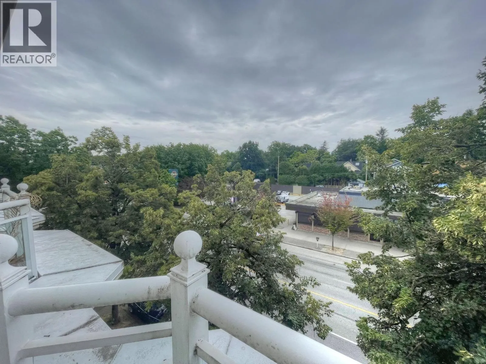 306 2545 W BROADWAY