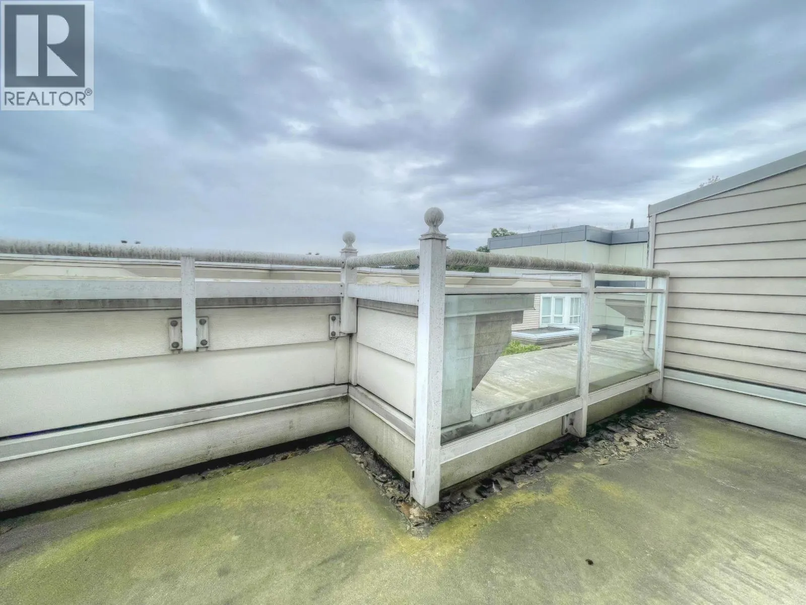 306 2545 W BROADWAY