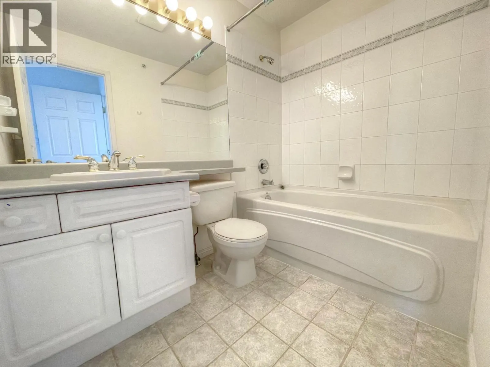 306 2545 W BROADWAY