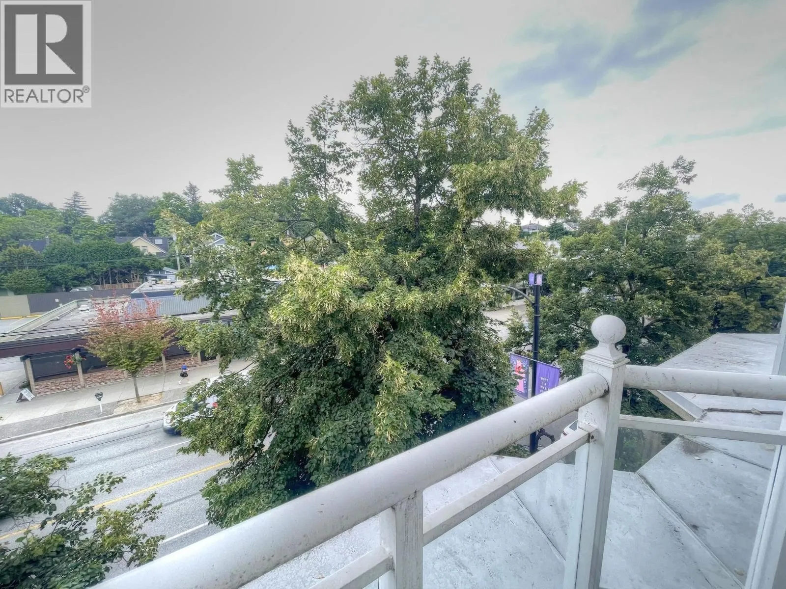 306 2545 W BROADWAY