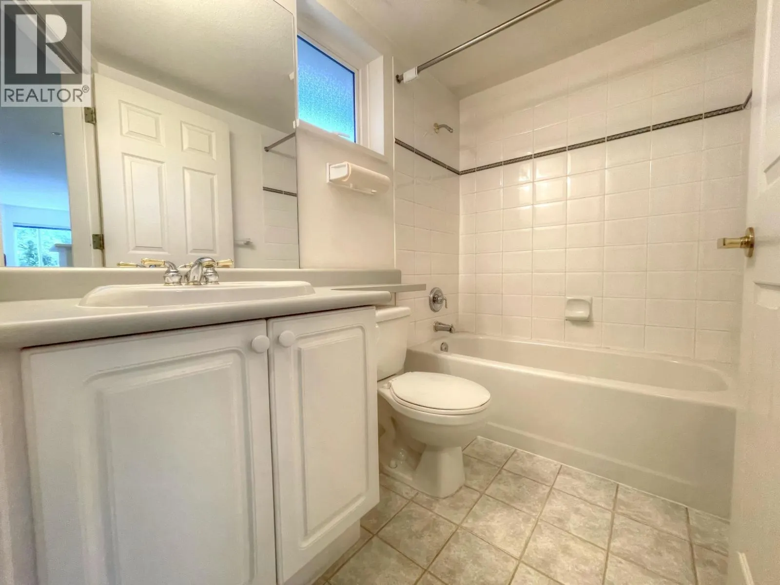 306 2545 W BROADWAY