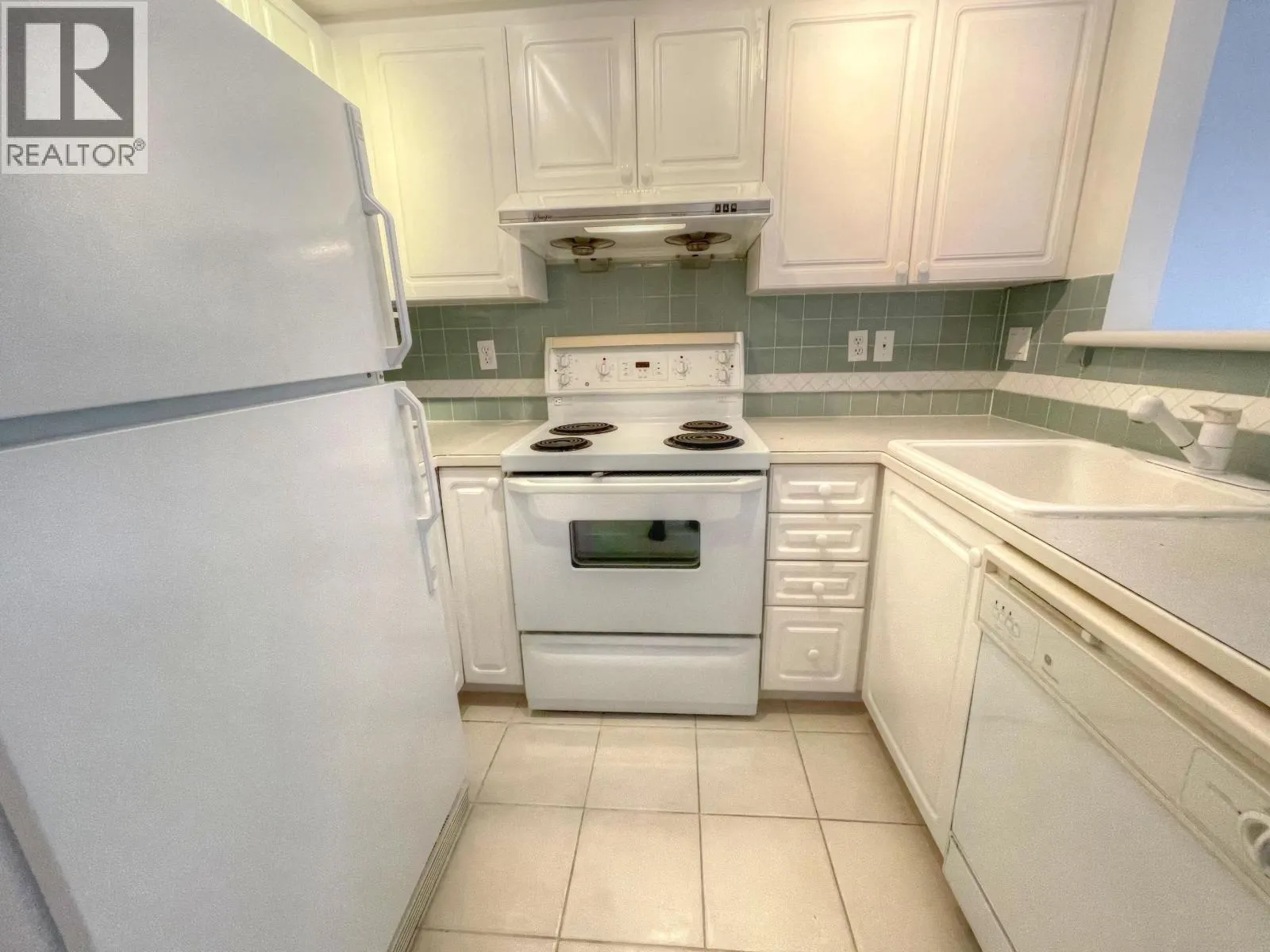 306 2545 W BROADWAY