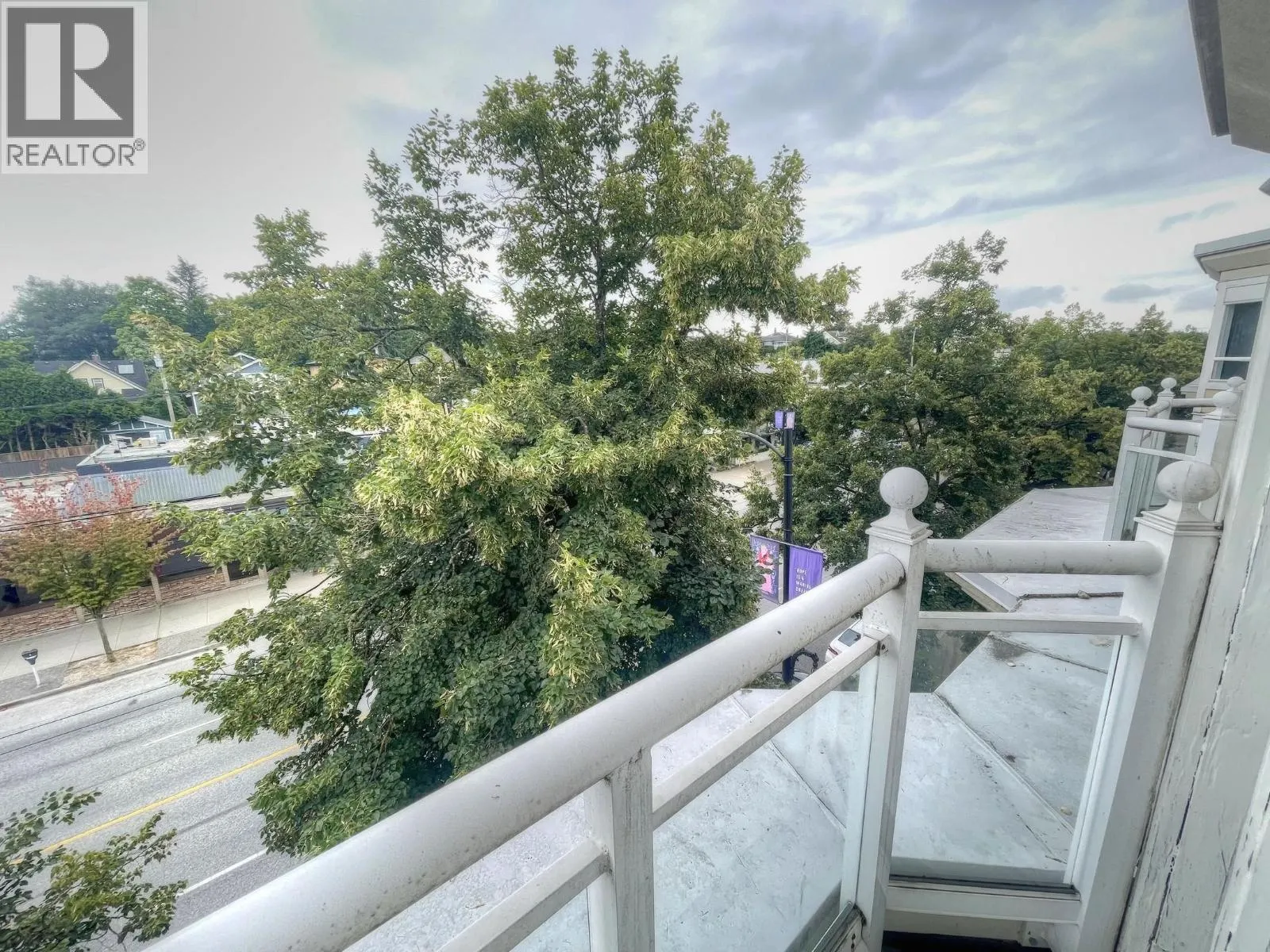 306 2545 W BROADWAY