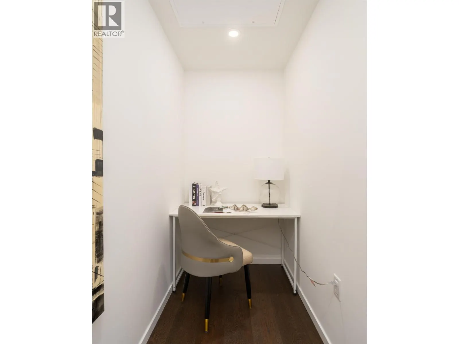 503 8486 OAK STREET