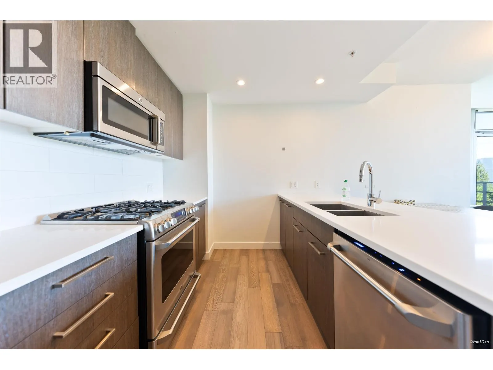 503 9080 UNIVERSITY CRESCENT
