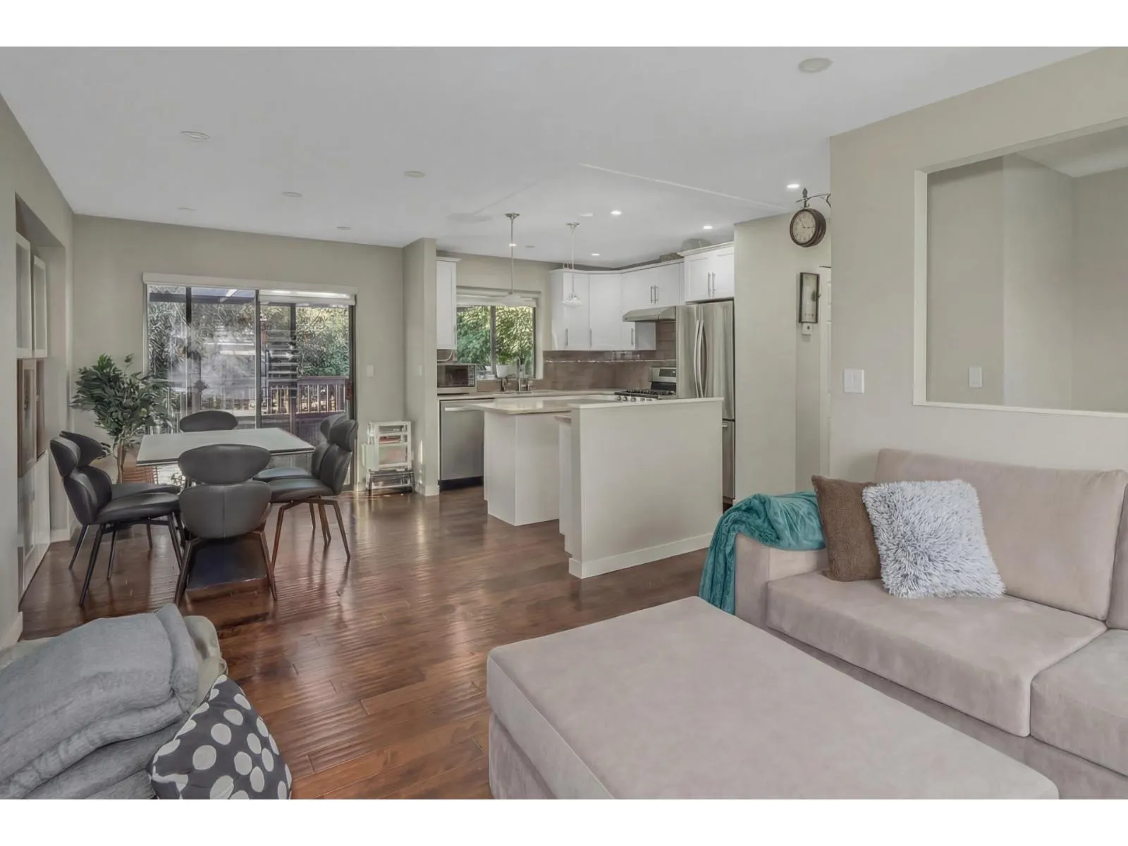 1981 158A STREET