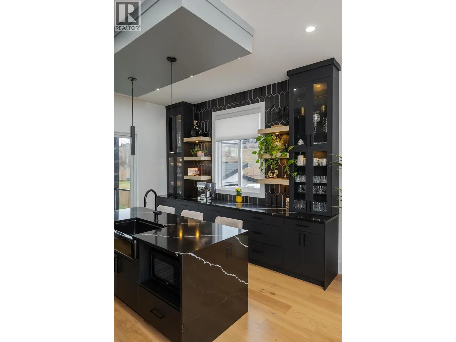 3445 MUNRO WAY