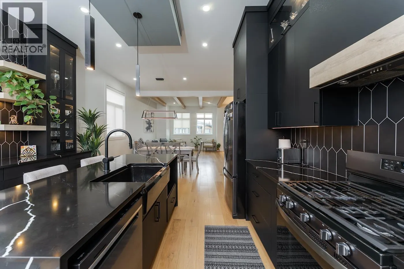 3445 MUNRO WAY