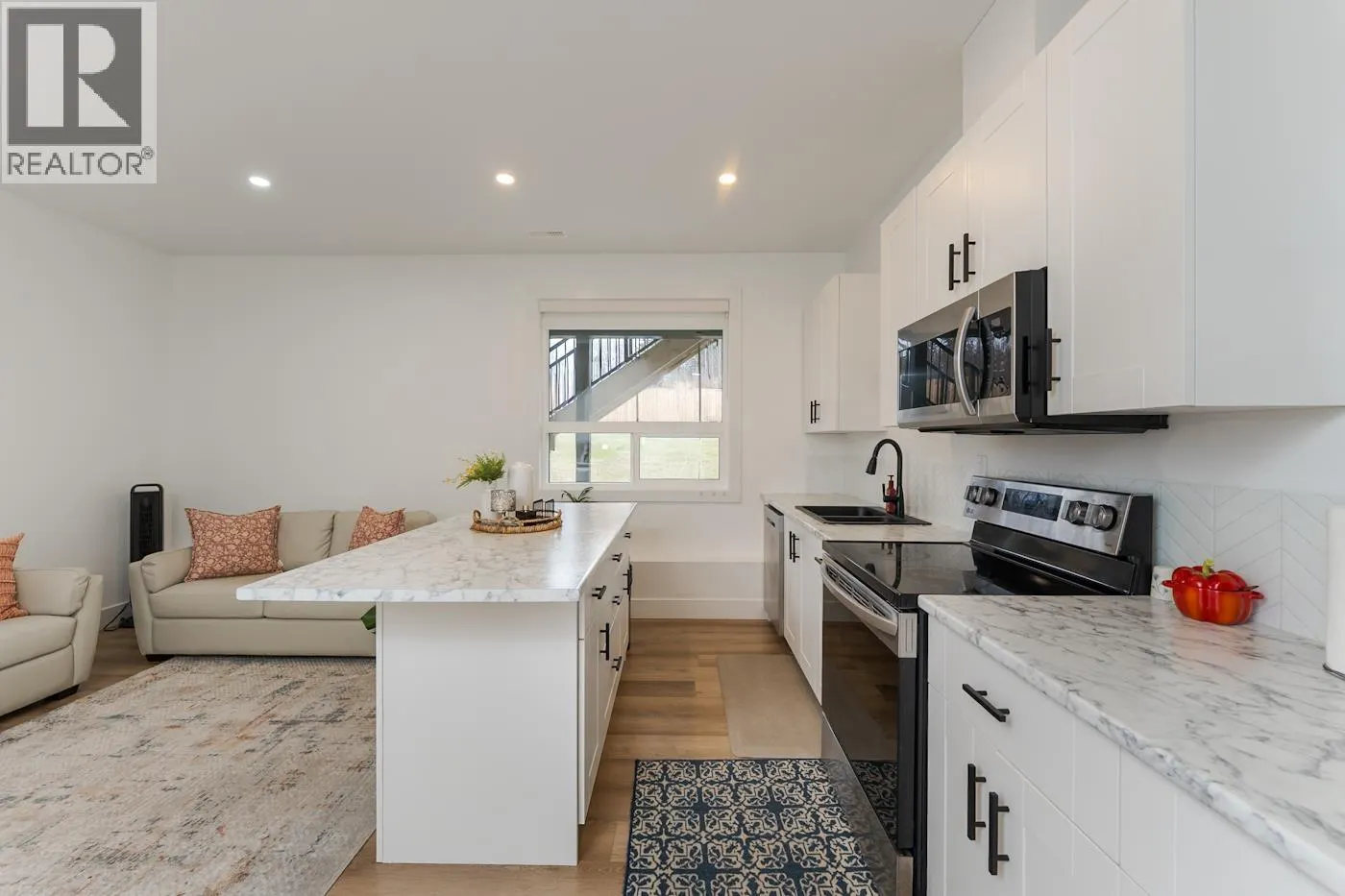 3445 MUNRO WAY