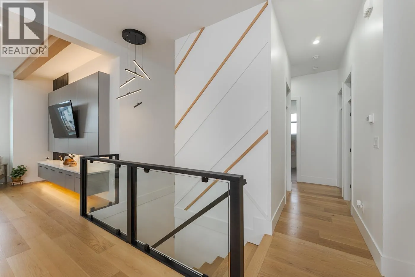 3445 MUNRO WAY