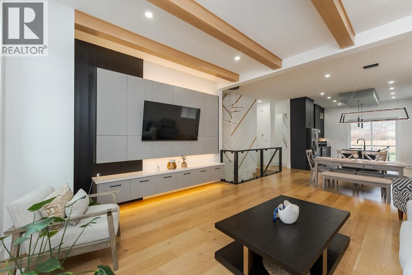 3445 MUNRO WAY