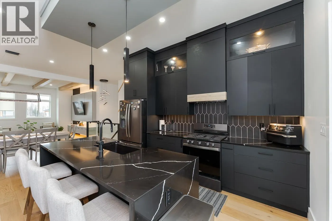 3445 MUNRO WAY