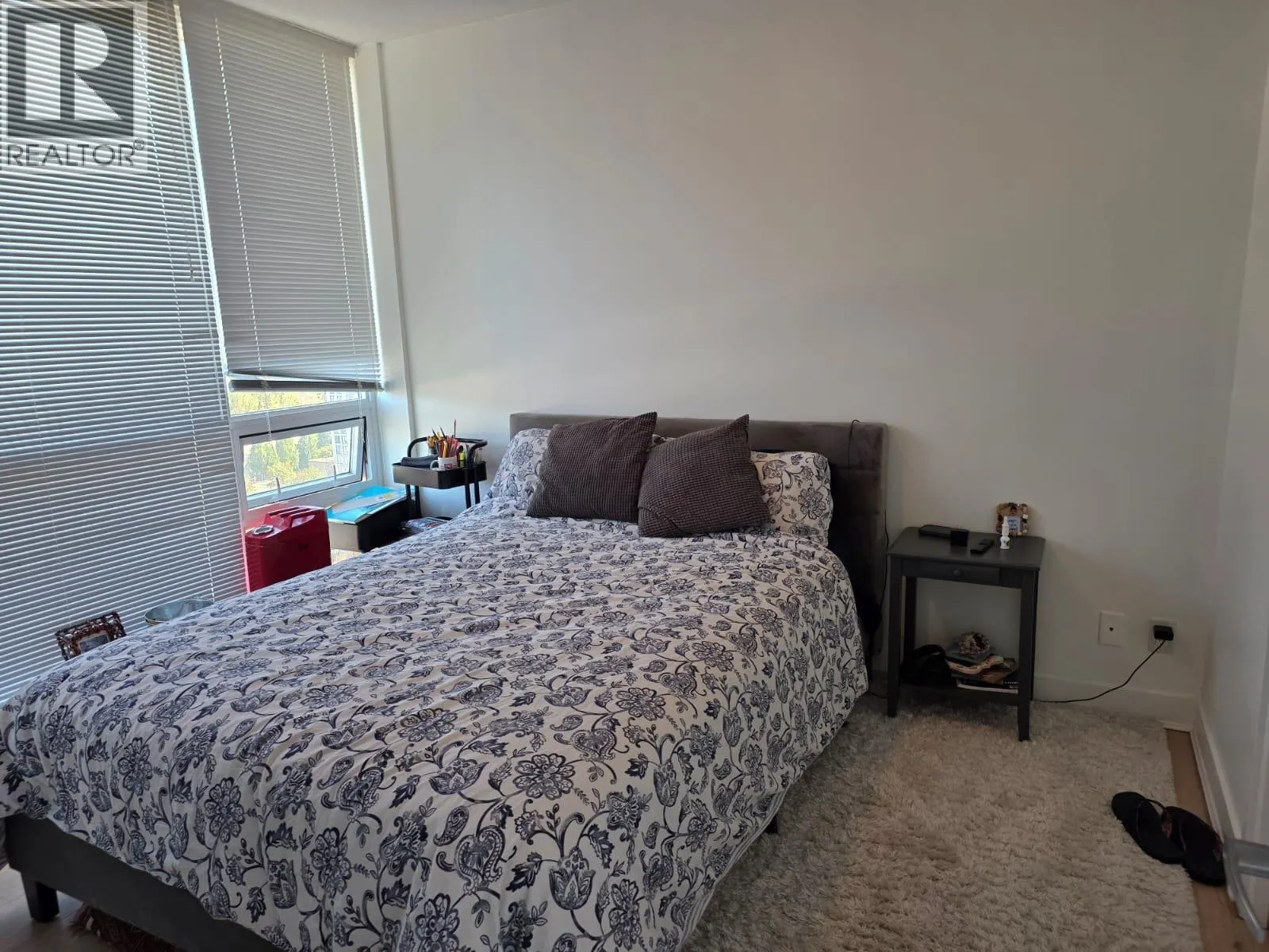 2704 2968 GLEN DRIVE