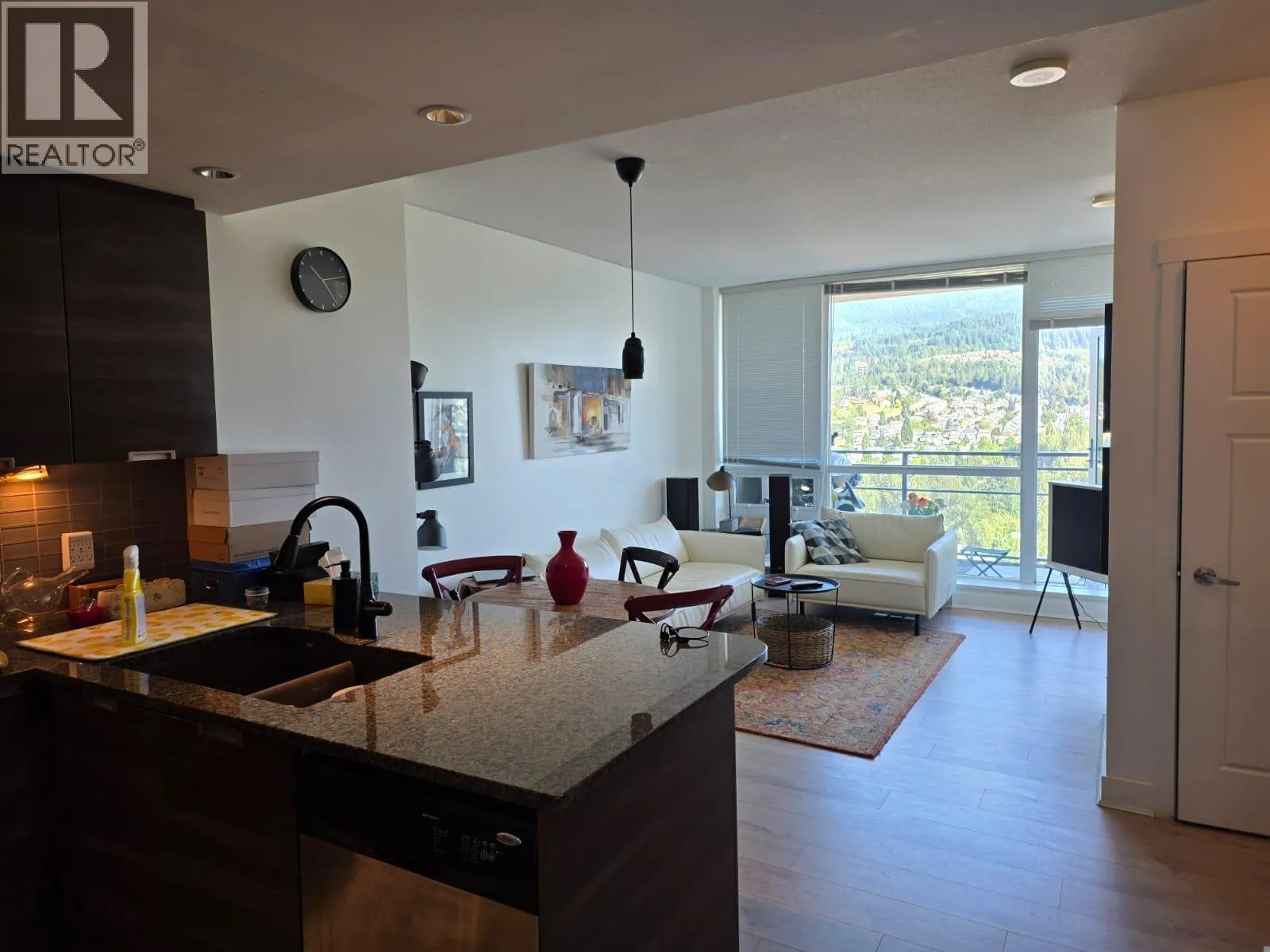 2704 2968 GLEN DRIVE