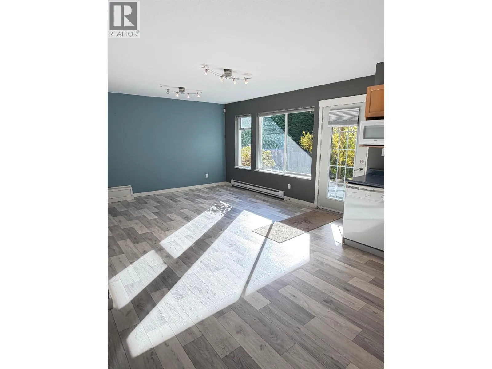 817 AURORA WAY