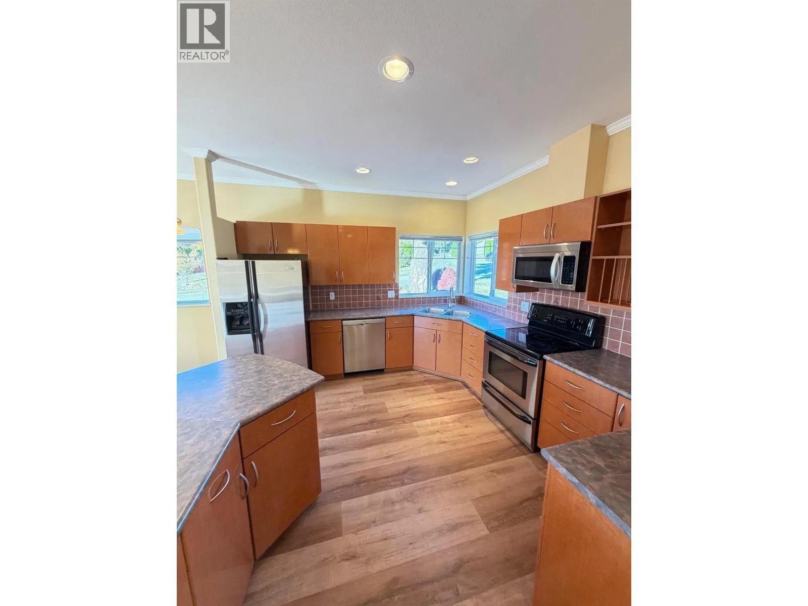 817 AURORA WAY