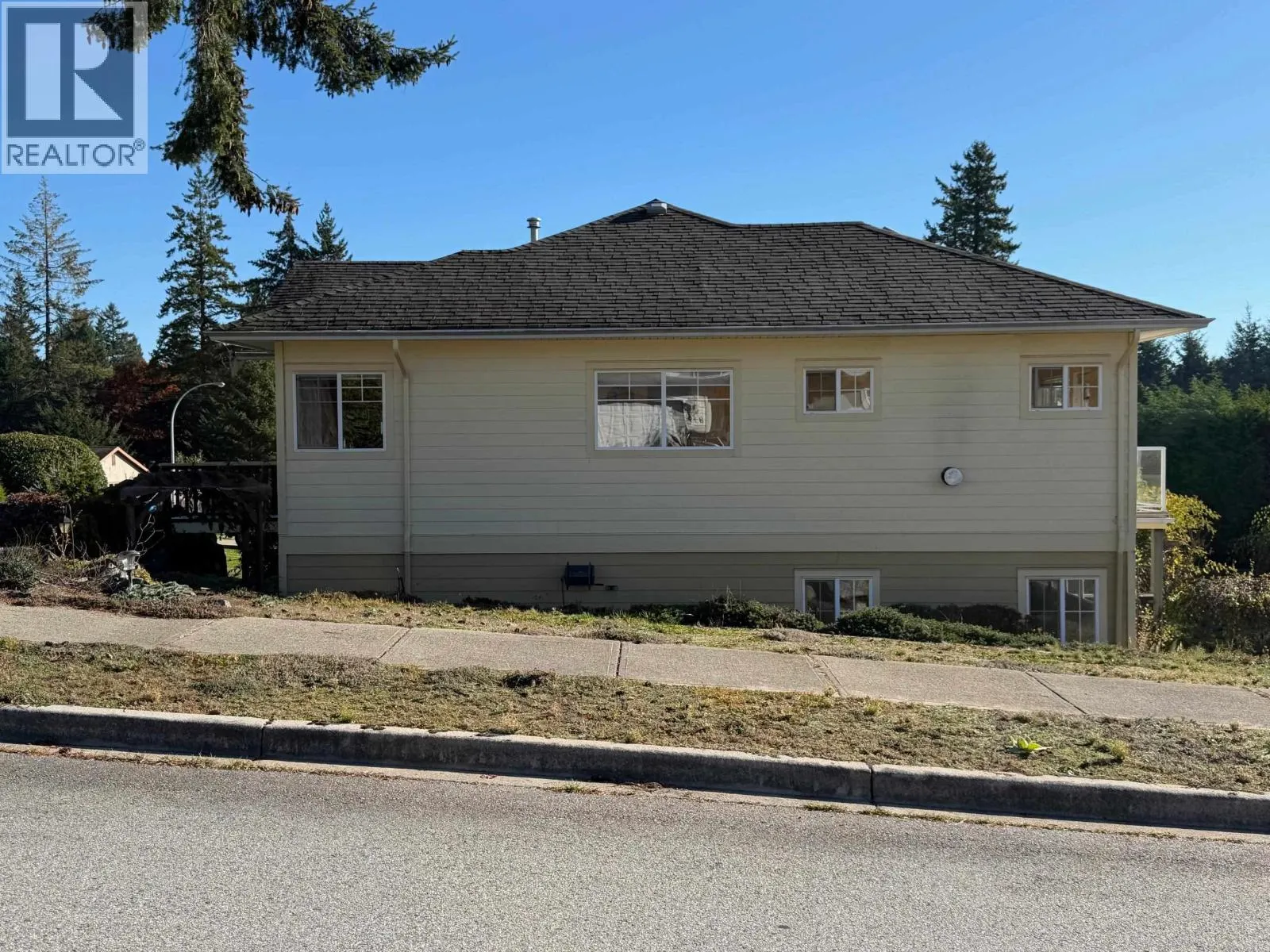 817 AURORA WAY