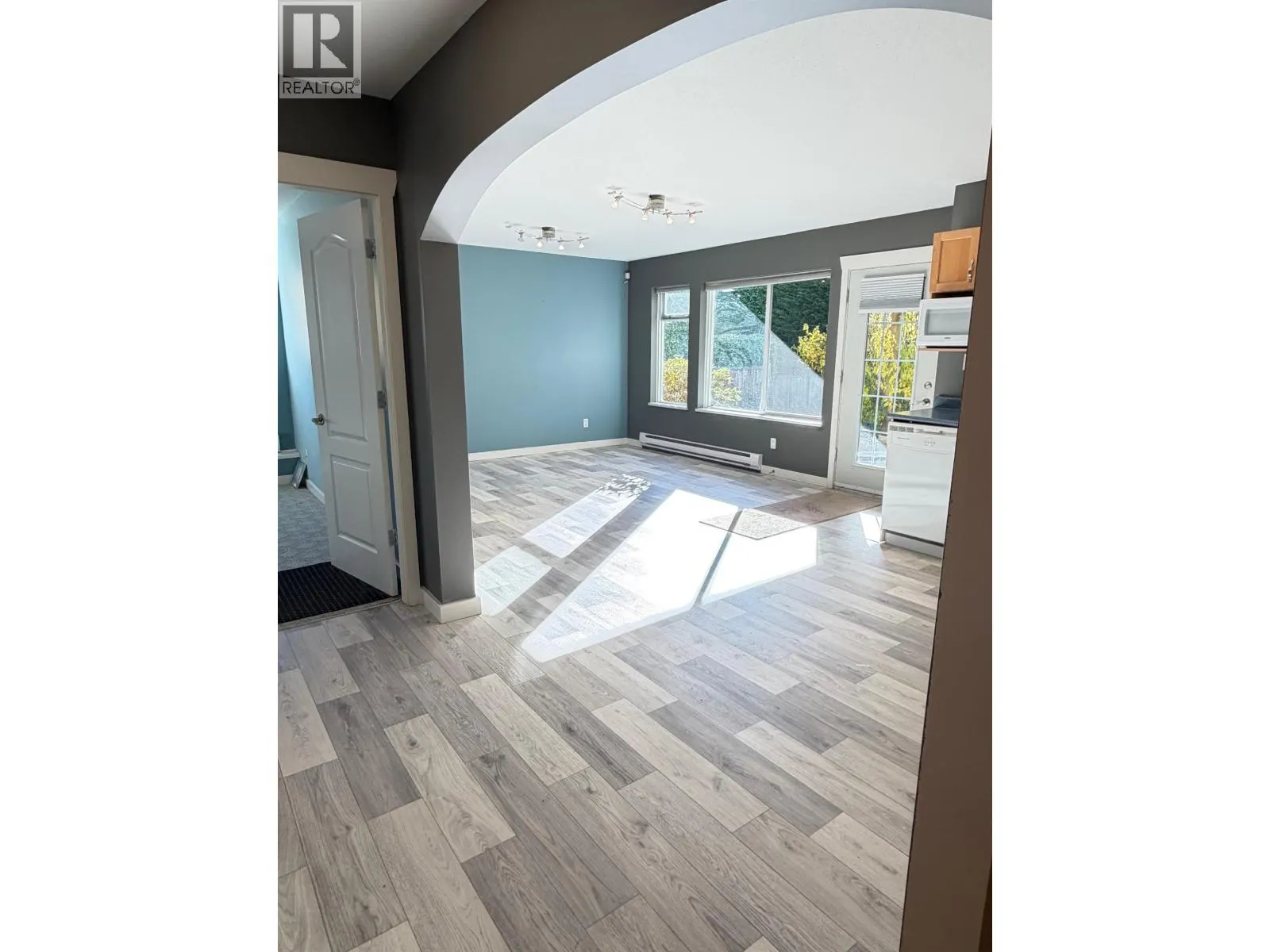817 AURORA WAY