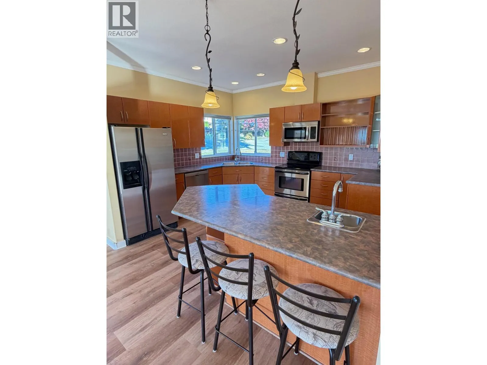 817 AURORA WAY