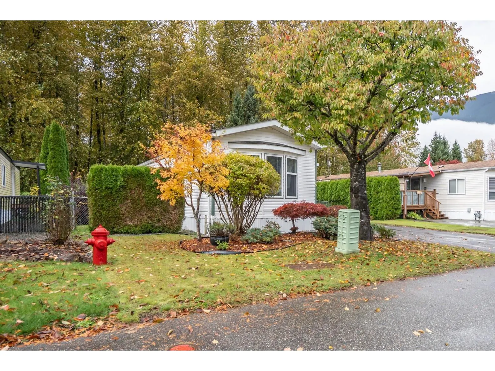 16 41168 LOUGHEED HIGHWAY