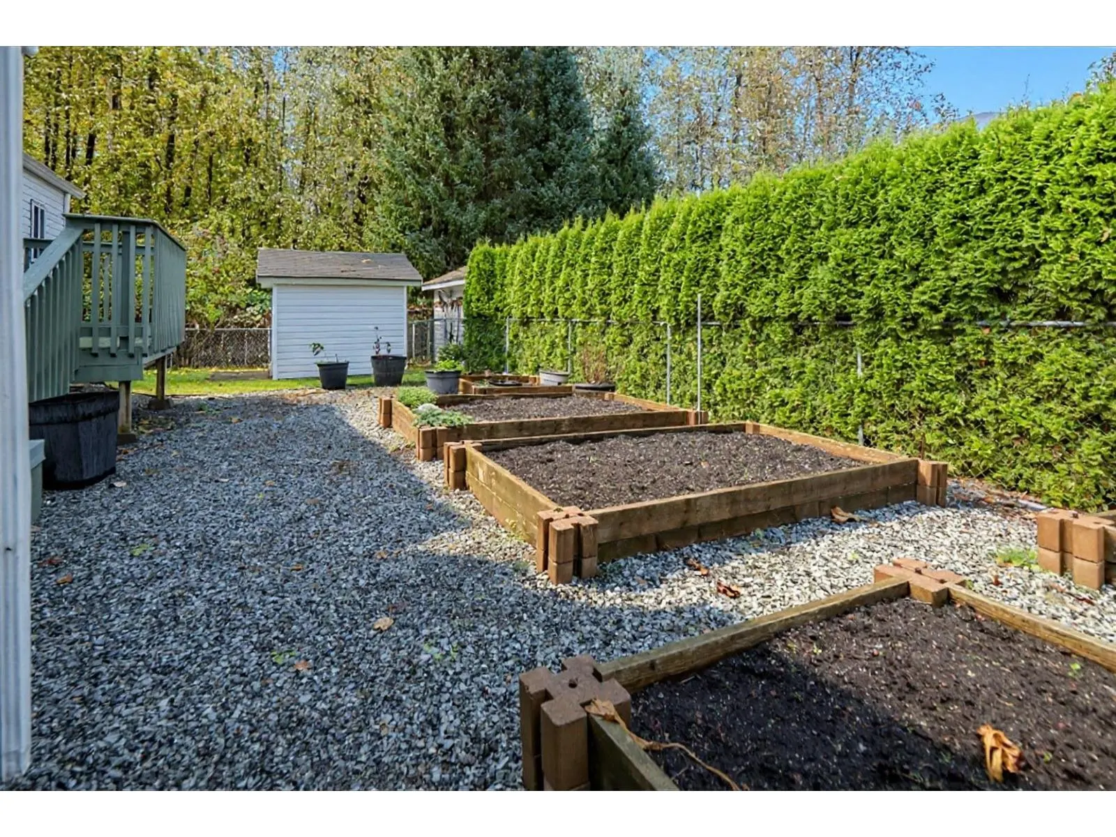 16 41168 LOUGHEED HIGHWAY