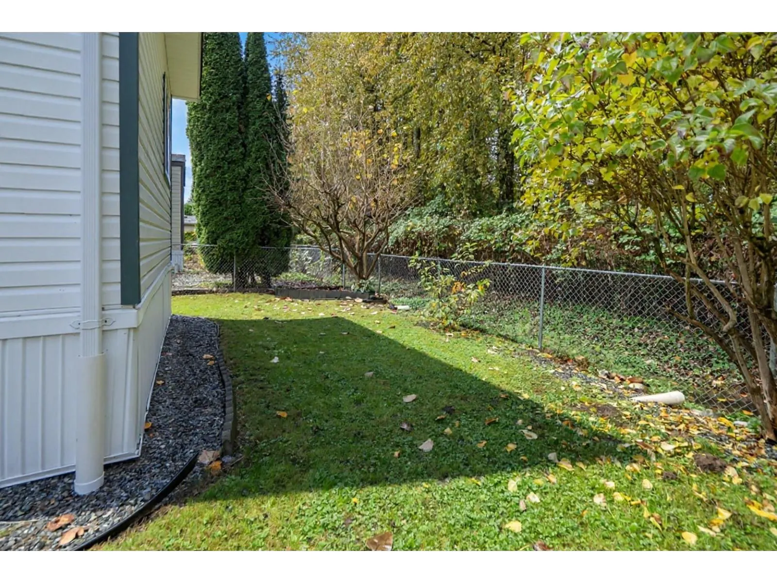 16 41168 LOUGHEED HIGHWAY