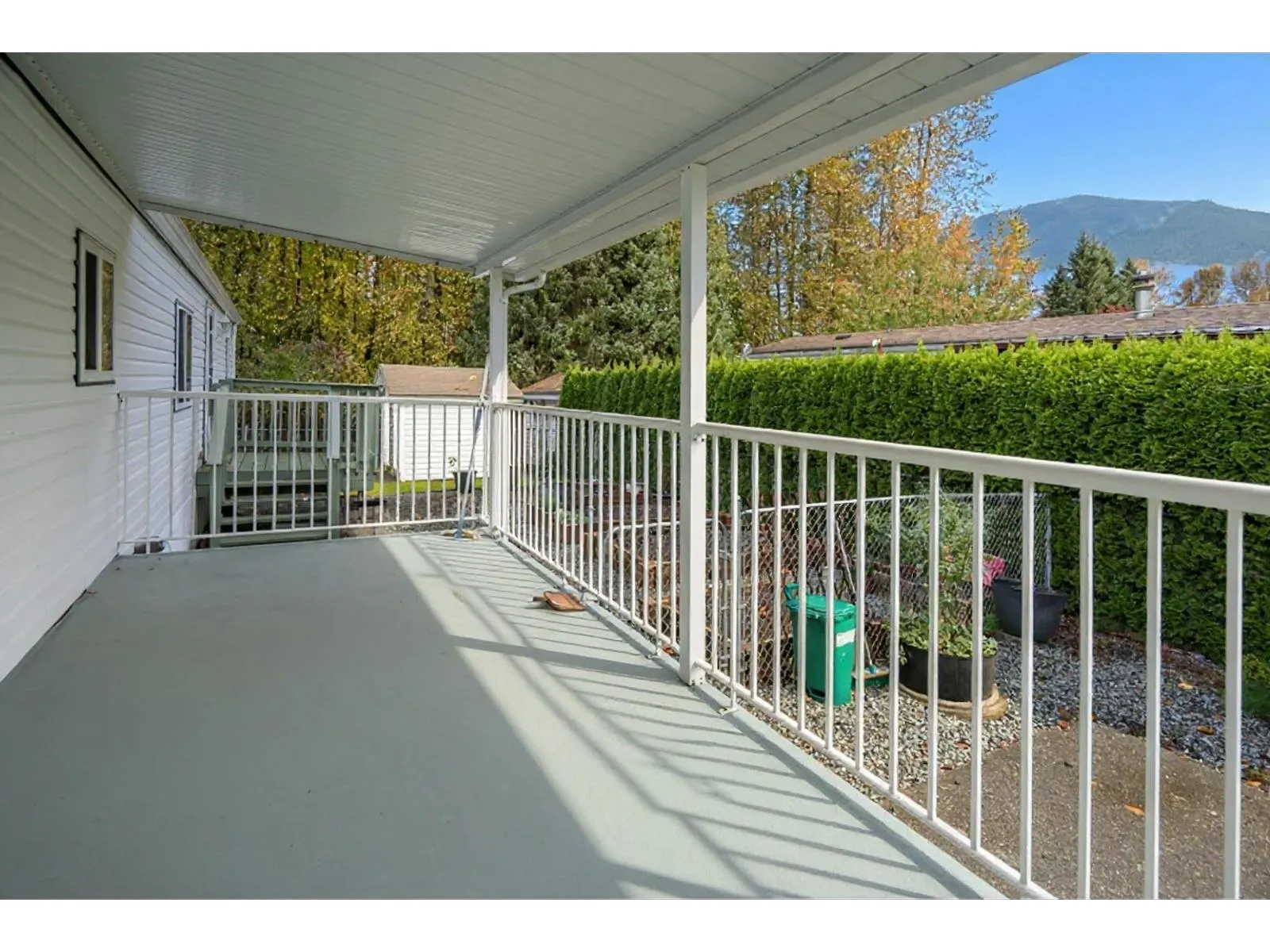 16 41168 LOUGHEED HIGHWAY