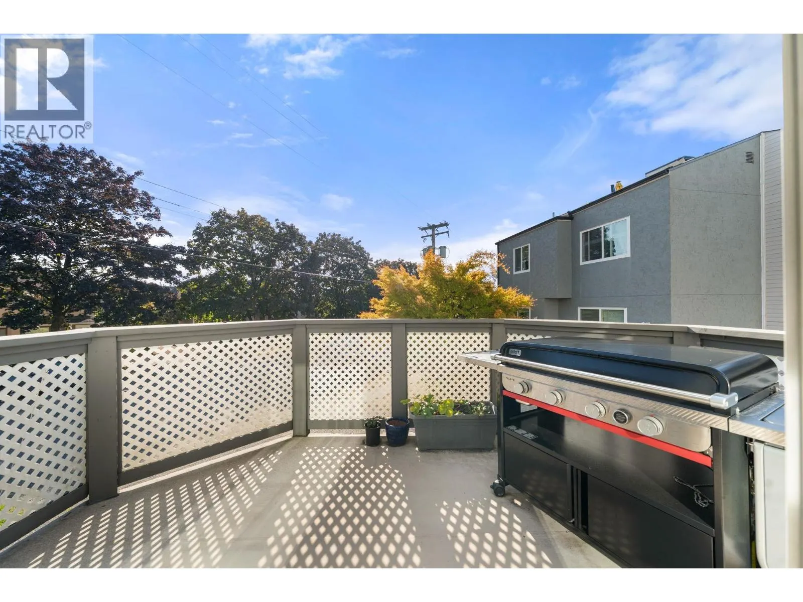 1 224 W 16TH STREET