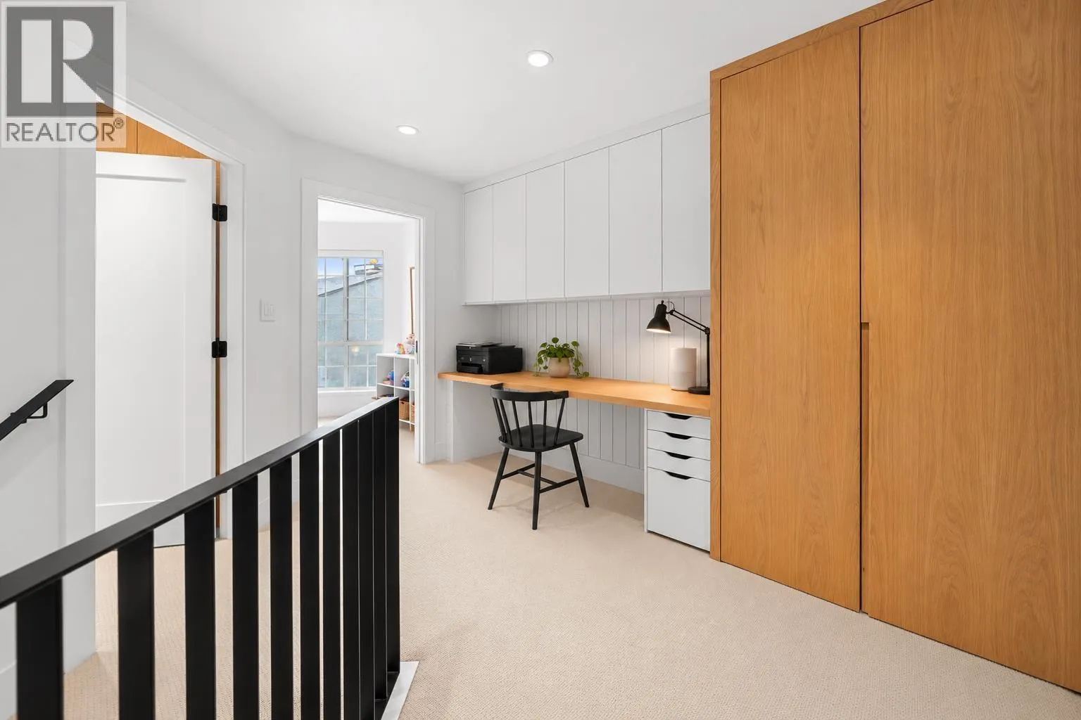 1 224 W 16TH STREET