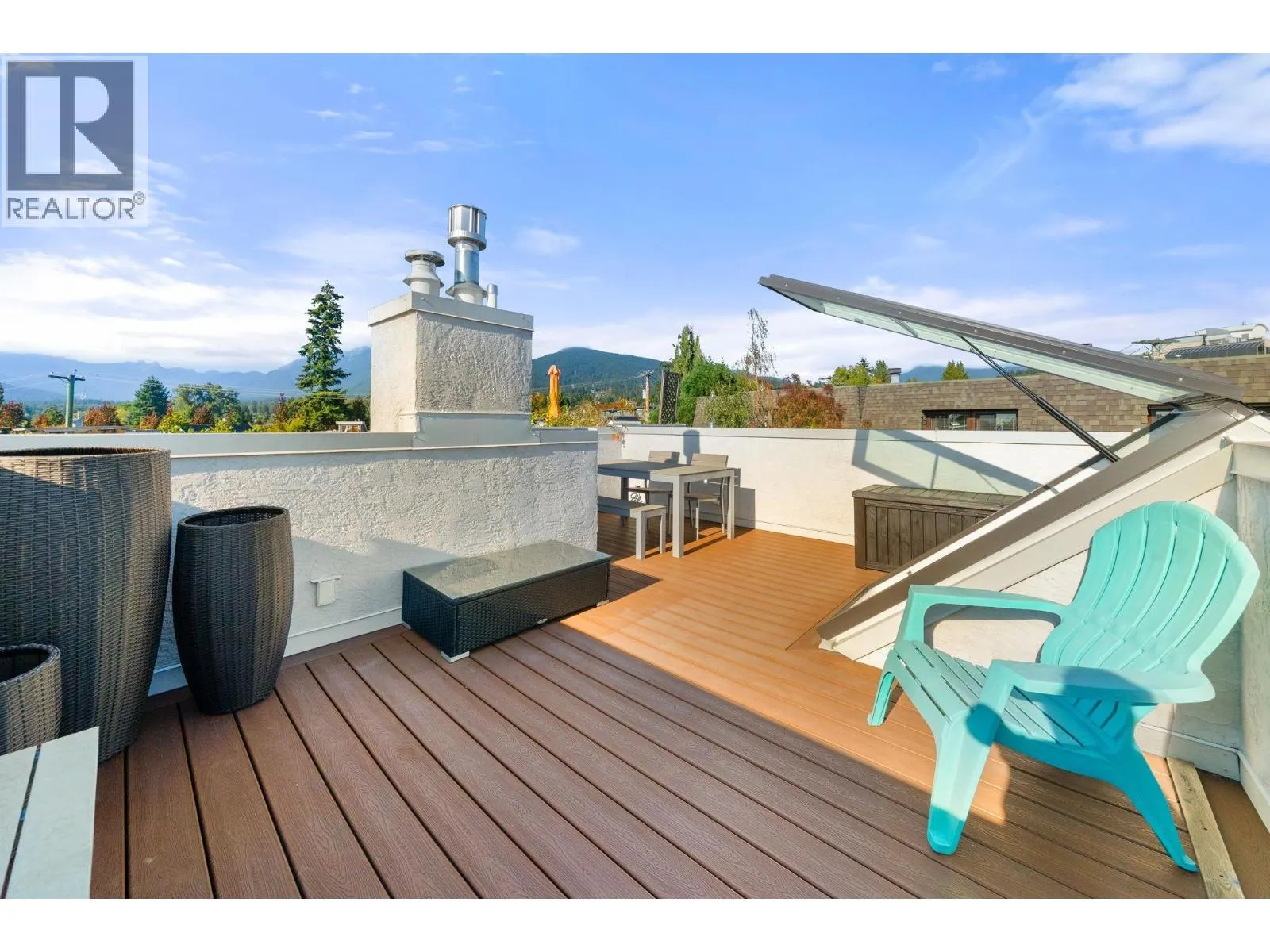 1 224 W 16TH STREET
