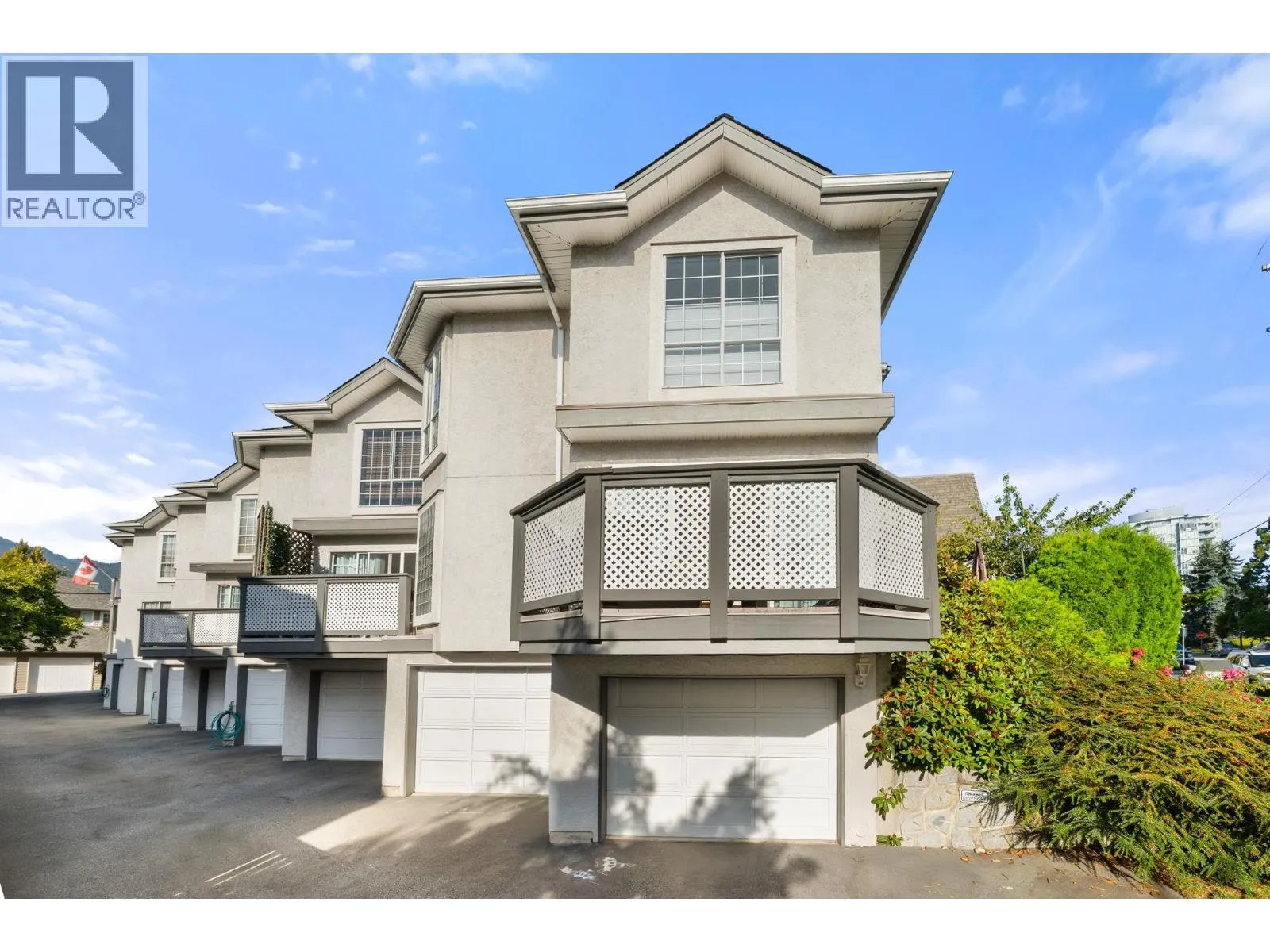 1 224 W 16TH STREET