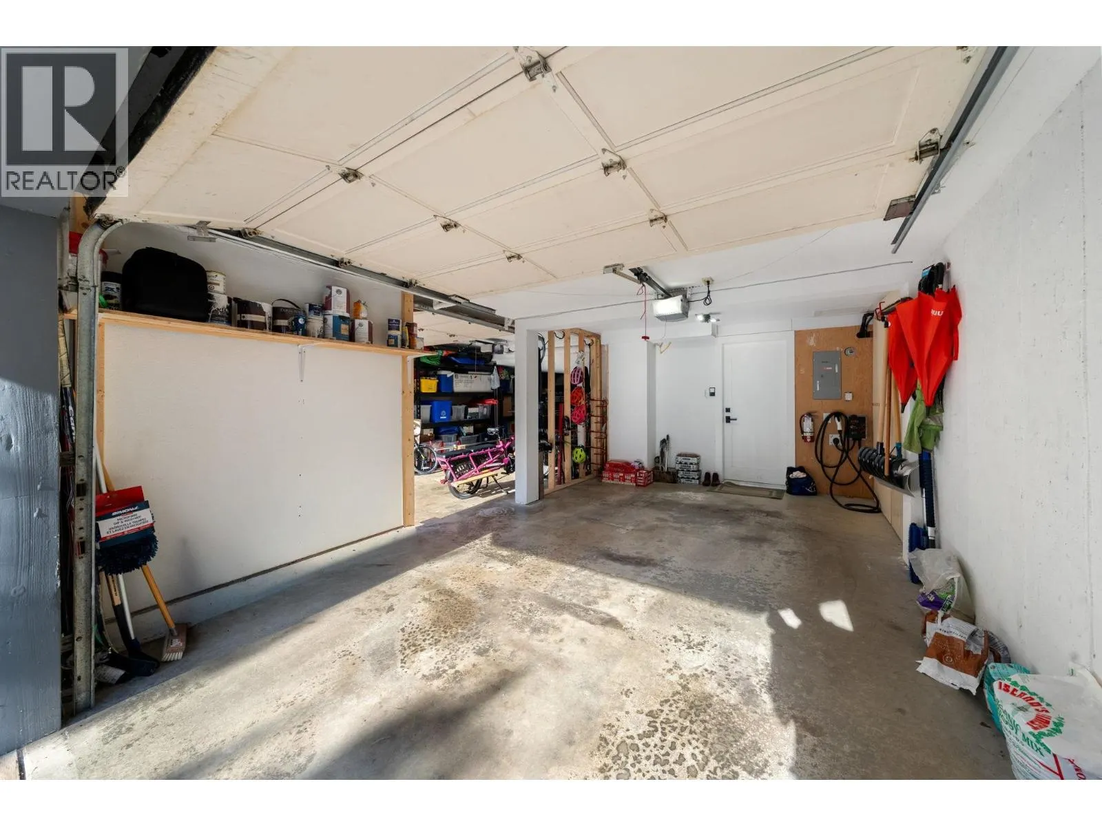 1 224 W 16TH STREET