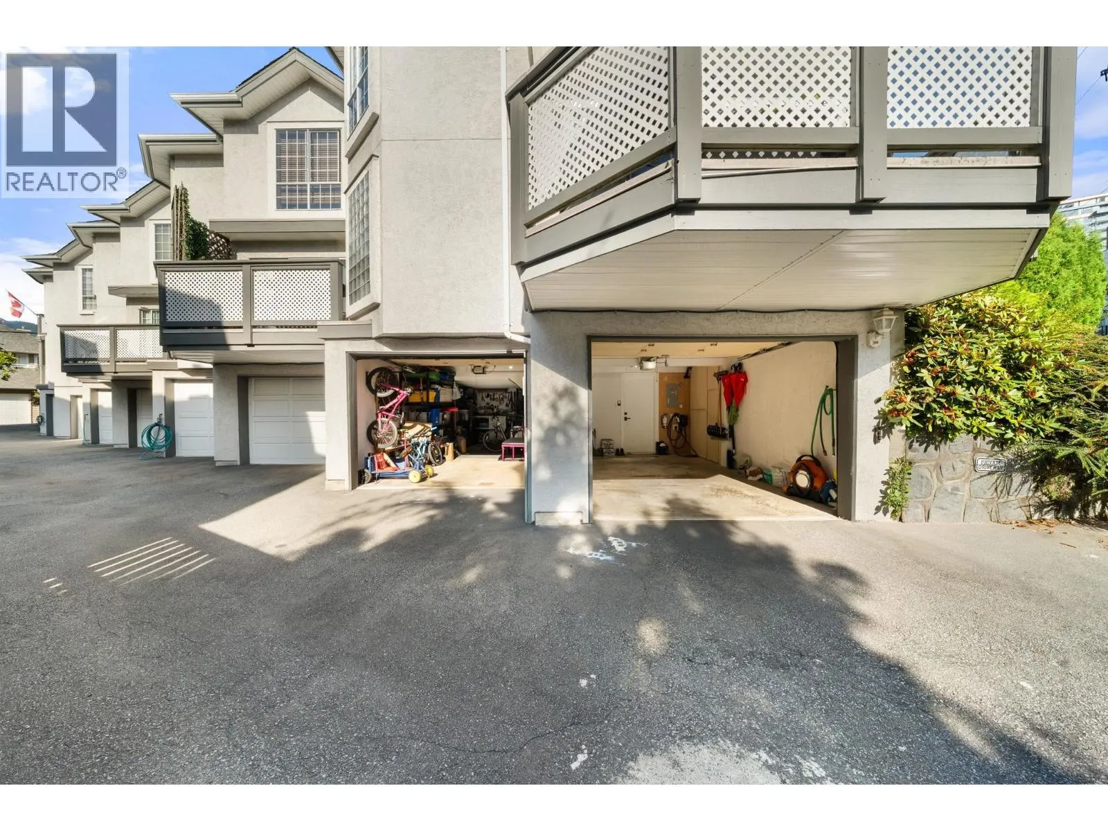 1 224 W 16TH STREET