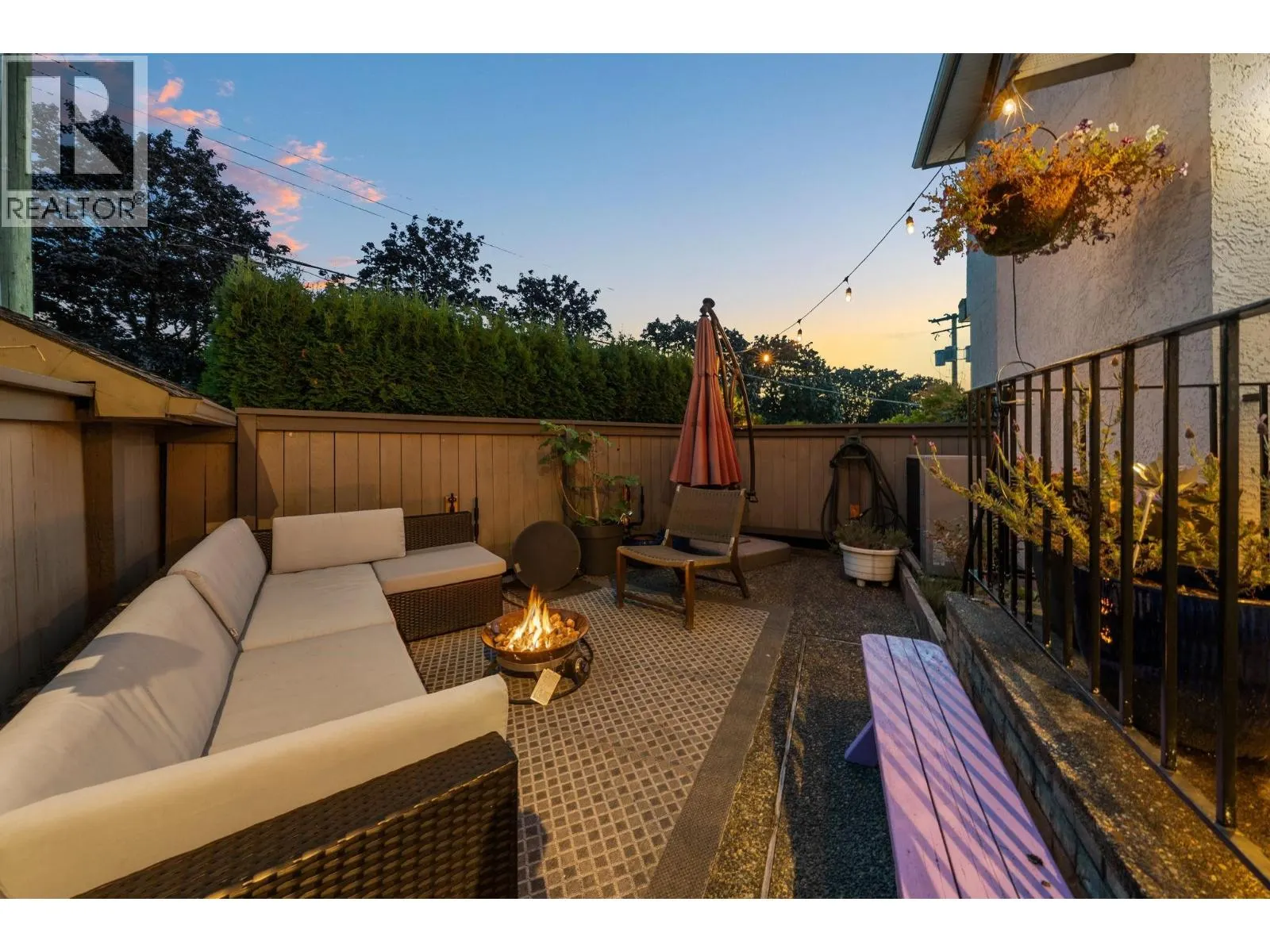 1 224 W 16TH STREET