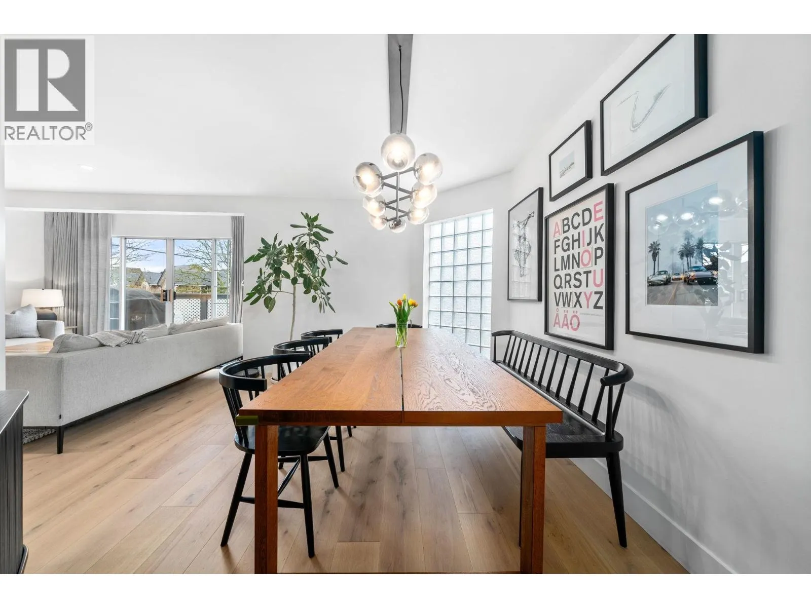 1 224 W 16TH STREET