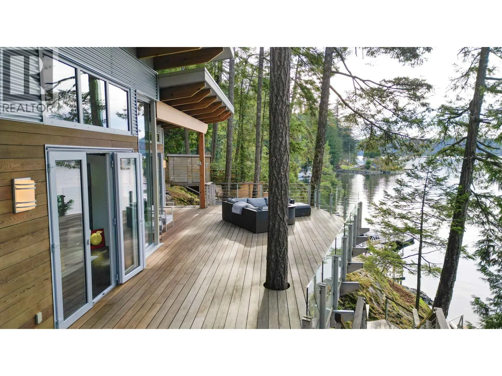 1079 CENTER BAY ROAD