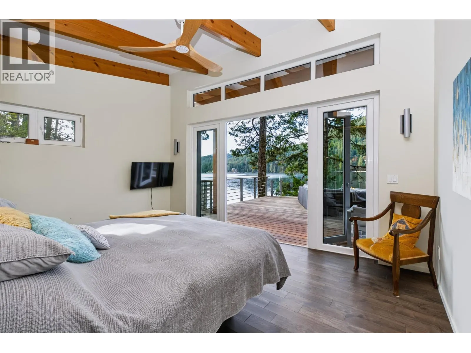 1079 CENTER BAY ROAD