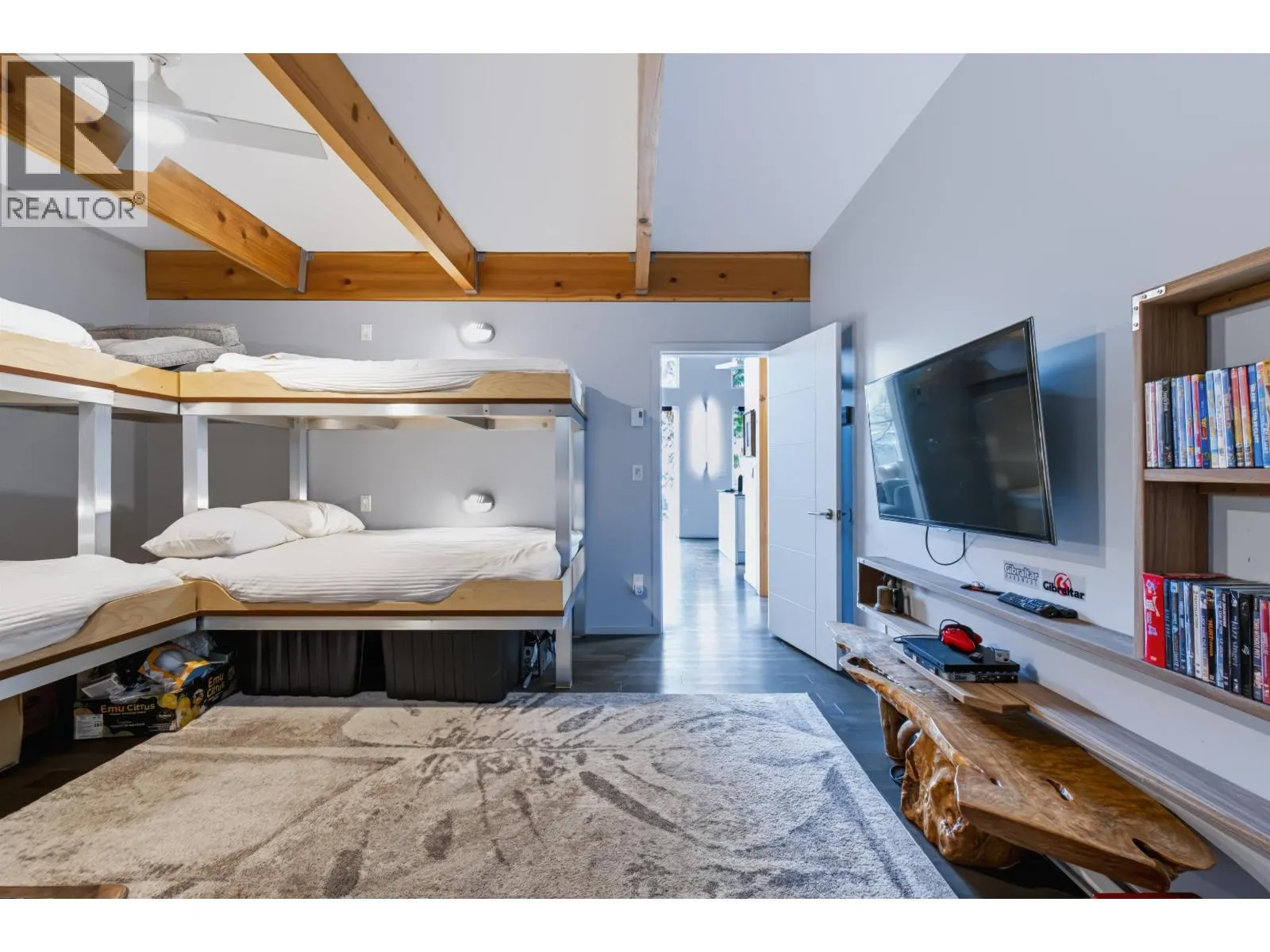 1079 CENTER BAY ROAD