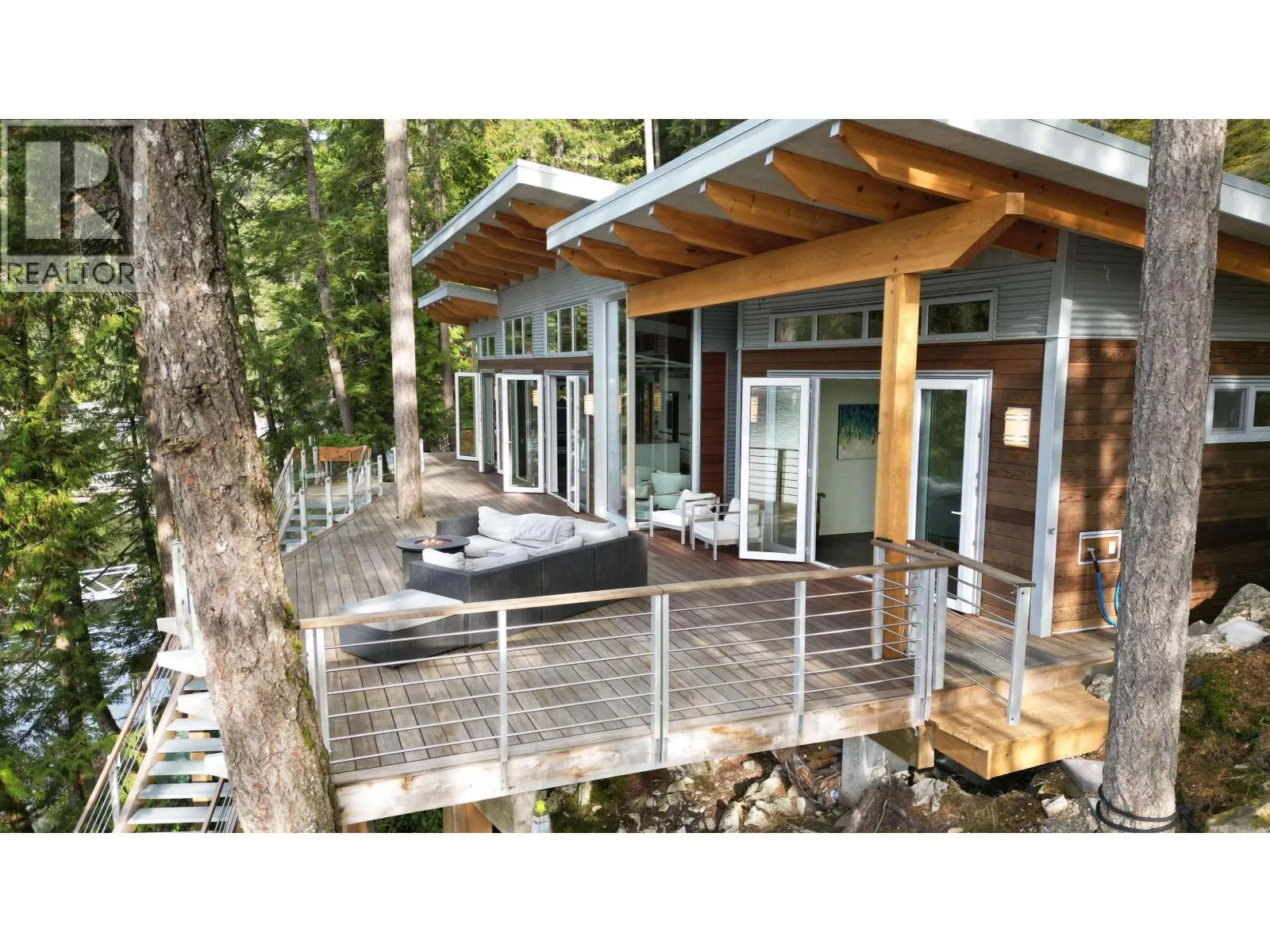 1079 CENTER BAY ROAD