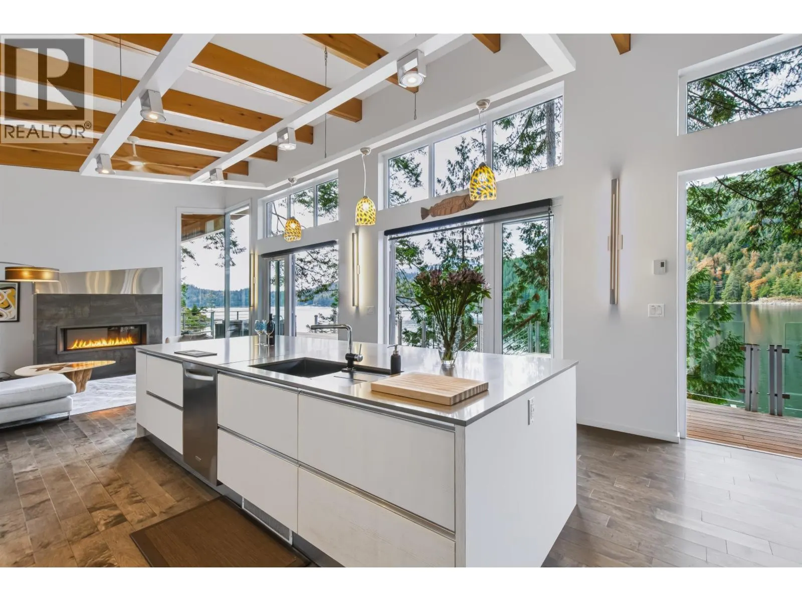 1079 CENTER BAY ROAD