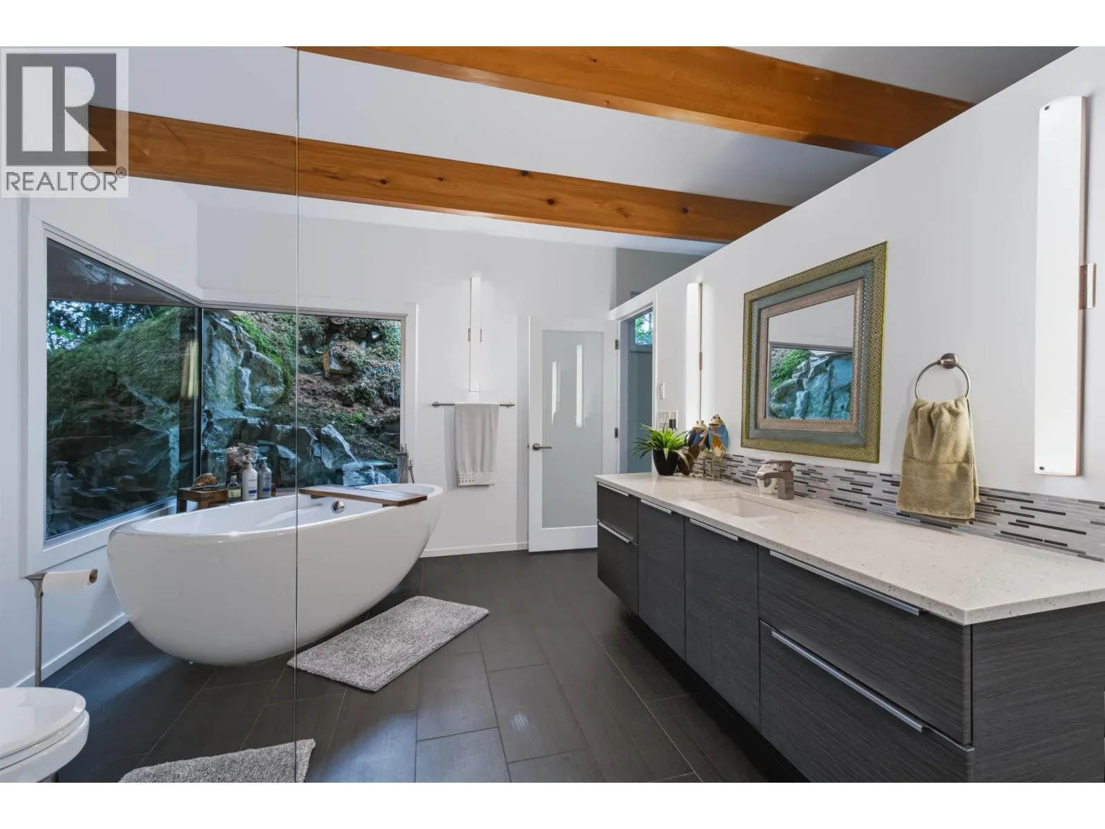 1079 CENTER BAY ROAD