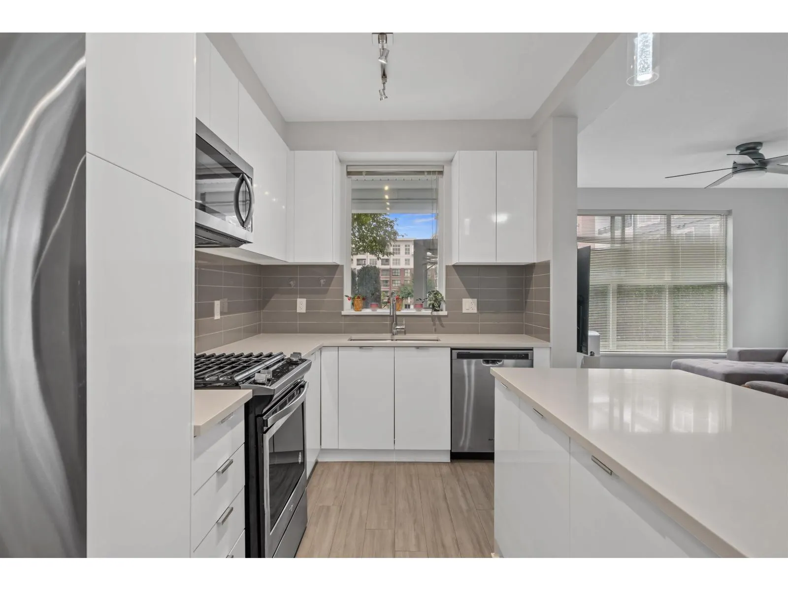 D106 8150 207 STREET