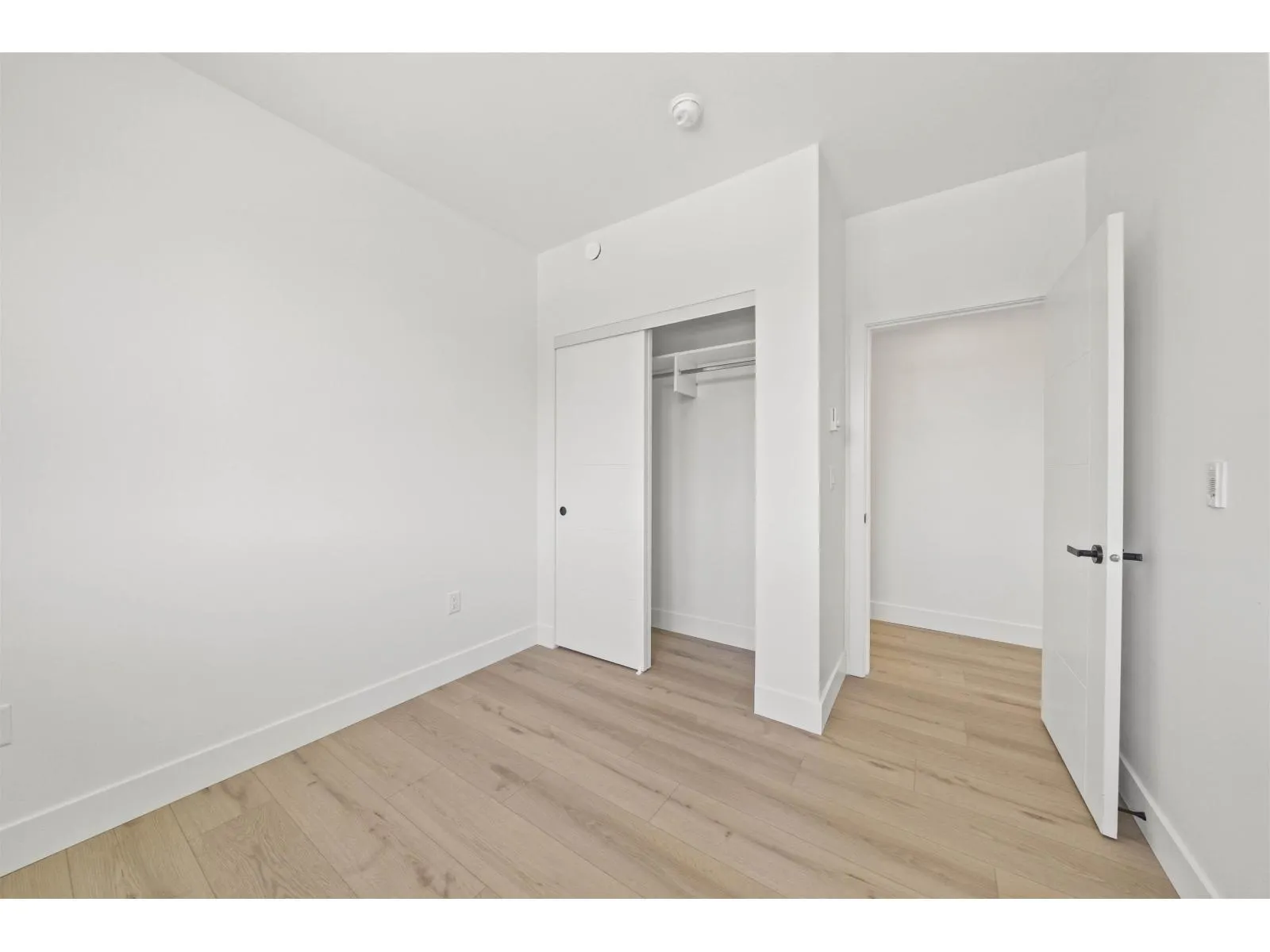 401 20769 FRASER HIGHWAY