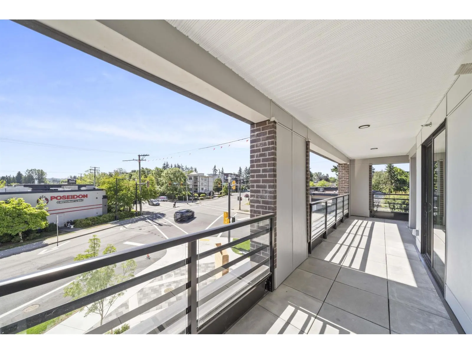 401 20769 FRASER HIGHWAY