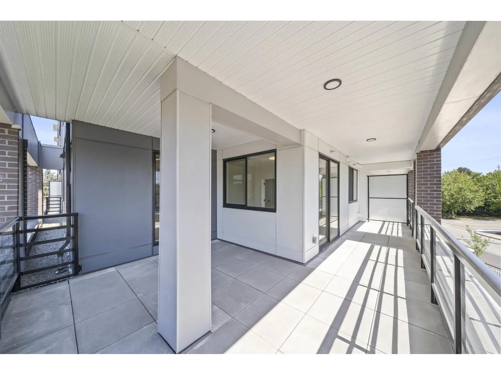 401 20769 FRASER HIGHWAY