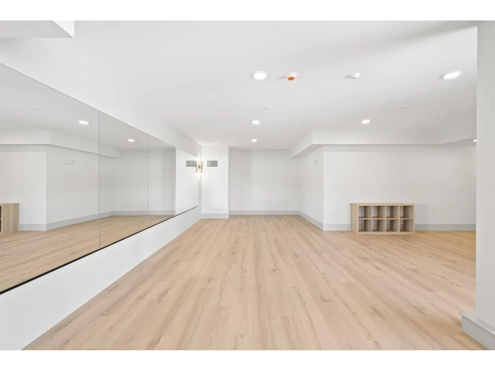 401 20769 FRASER HIGHWAY